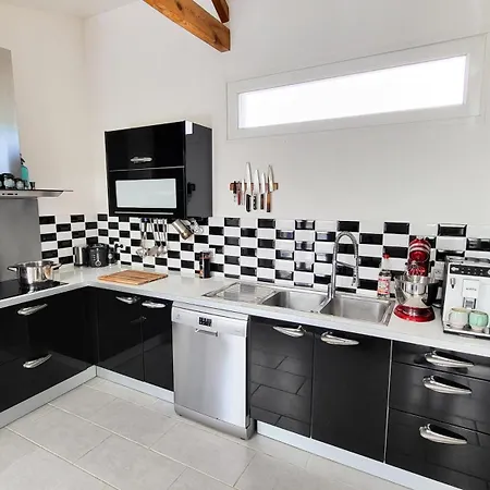 Jolie Maison Au Bord De L'eau Appartamento *