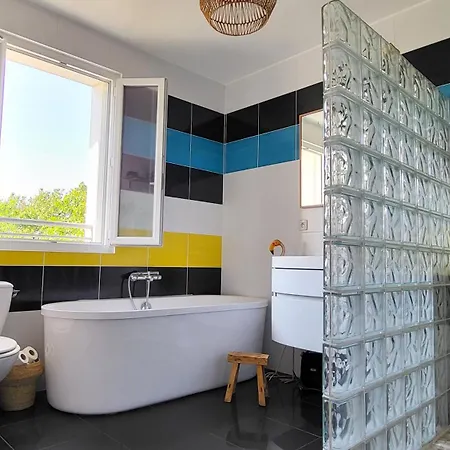 Appartamento Jolie Maison Au Bord De L'eau *